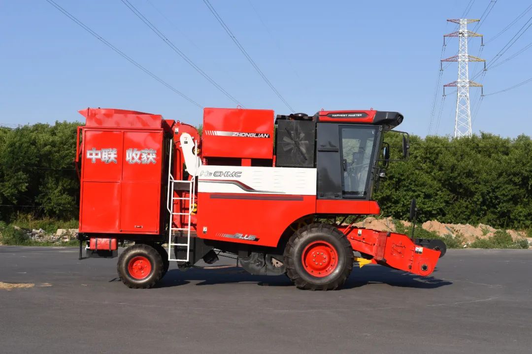 好車開著就是過(guò)癮，中聯(lián)收獲花生機(jī)‘真不孬’!